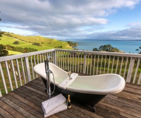 Woodside Bay Cottage - Waiheke Holiday Home