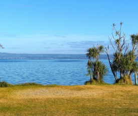 Tui - Hamurana Holiday Home