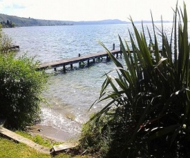 Rotoiti Retreat - Lake Rotoiti Holiday Home