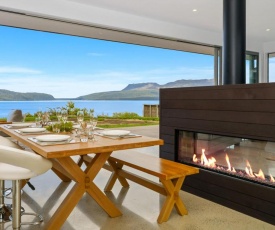 Mana Sarovar - Designer Lake Tarawera Holiday Home