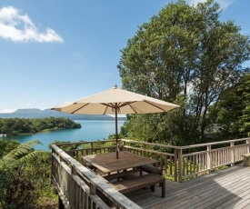 Trouts About - Lake Tarawera Holiday Home