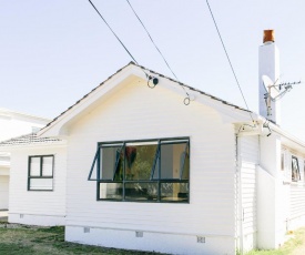 Mount Beach House, 40 sec from the beach