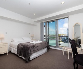 Beautiful Central Home with Balcony Auckland City