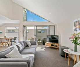 Three Tui's - Mt Maunganui Holiday Home