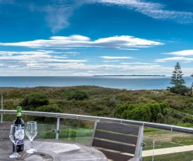 Ocean Views and BBQs - Papamoa Holiday Apartment