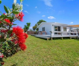 Pohutukawa Breeze - Papamoa Beach Holiday Home