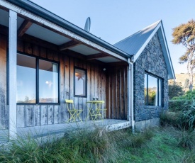 Fantail Cottage - Akaroa Holiday Home