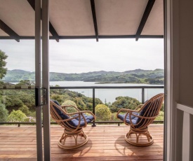 Kingfisher's Perch - Takamatua Holiday Home