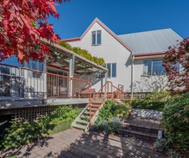 Rose on the Bay - Akaroa Holiday Home