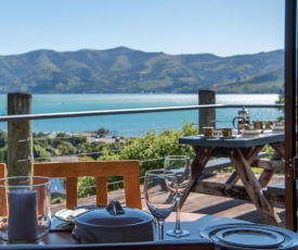 The Tree House - Akaroa Holiday Home