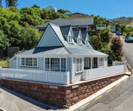 Islay Cottage - Lyttelton Holiday Home