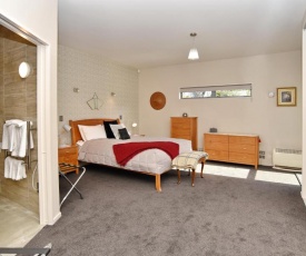 The Apartment Within - Christchurch Holiday Homes