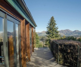 Alpine on Oregon - Hanmer Springs Holiday Home