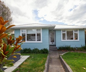 Bayview Blue - Kaikoura Holiday Home