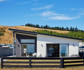 The Kaikoura Bach - Kaikoura Holiday Home