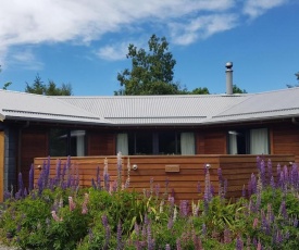 Designer Cabin - with outdoor bath!