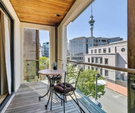 Enormous One Bedroom Beauty in CBD! Free Parking