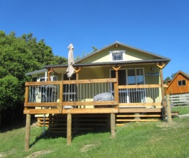 Snowberry Cottage at Lochsloy Farm Little River