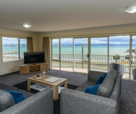 Breakwater Apartment Five - Napier Holiday Home