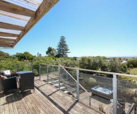 Serenity by the Sea - Haumoana Beach Holiday Home