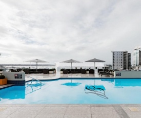 Heritage Apartments - Auckland CBD - Rooftop pool, spas, gyms & saunas