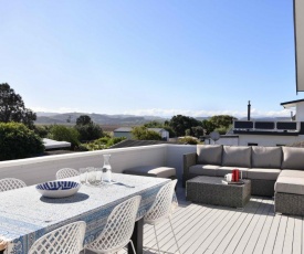 Beachfront at the Bay - Westshore Holiday Home