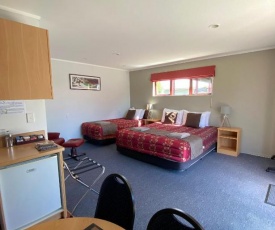 Adventure Lodge and Motels and Tongariro Crossing Track Transport