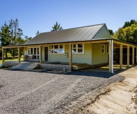 Kestrel Cottage - National Park Holiday Home