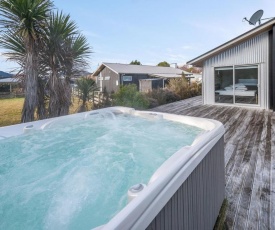 Les Fleurs avec Spa - Ohakune Holiday Home