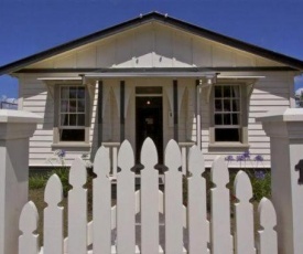 Railway Cottage - Ohakune Holiday Home