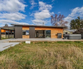 The Heartwood Lodge - Ohakune Holiday Home