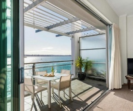 1BR Princes Wharf Apartment with Fabulous Views