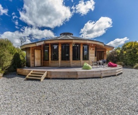 The Snowglobe - Ohakune Modern Yurt Style Chalet