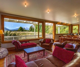 The Woodturner's Villa - Ohakune Holiday Home