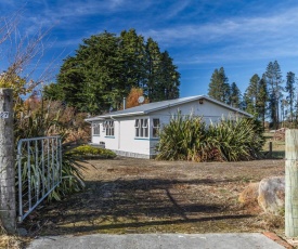 Snowcano Cottage - Rangataua Holiday Home