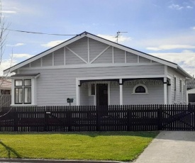 Te Waiharakeke Holiday Home- Specials October and November