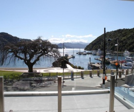 Picton Waterfront Oxley's Luxury Apartment