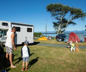 Tahuna Beach Holiday Park and Motel