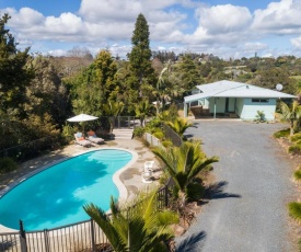 Retro River Retreat - Kerikeri Holiday Home