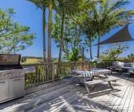 Taronui Bay Farm Bach - Kerikeri Holiday Home