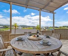 Blue Crush Villa - Mangawhai Heads Holiday Home