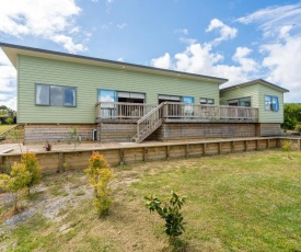 Driftwood Views - Mangawhai Heads Holiday Home