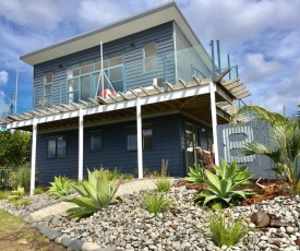 Oceans 8 - Mangawhai Heads Holiday Home