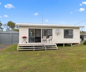 Pipi Cabin - Mangawhai Village Bach