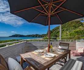 Spectacular Woolleys Bay - Matapouri Holiday Home