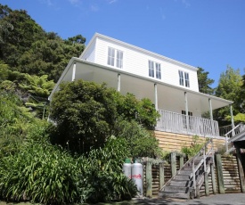 Bush clad Oasis in the heart of Paihia