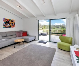 Lofty Te Haumi - Paihia Holiday Home