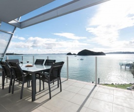 Sail Away - Waterfront Paihia Apartment