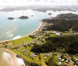 Waitangi Beach Houses