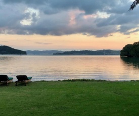 Halcyon Boatshed - Privacy and Serenity in a Beautiful Spot